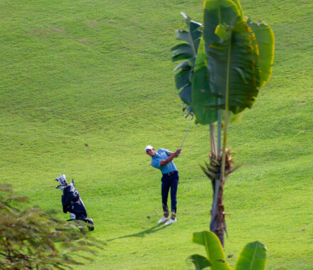 Pierre Pellegrin à l'attaque du green du 17