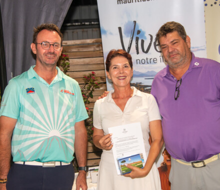 Guylmene Baret rest sur le podium de la deuxième série hommes et femmes confondus