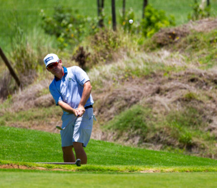 Chip In pour Eagle pour Louis Oosthuizen
