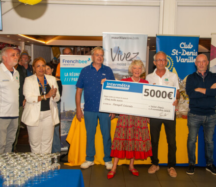 Un chèque de 5000 euros remis à Jean Yves Hermile, responsable et animateur de l'activité para-golf au Colorado